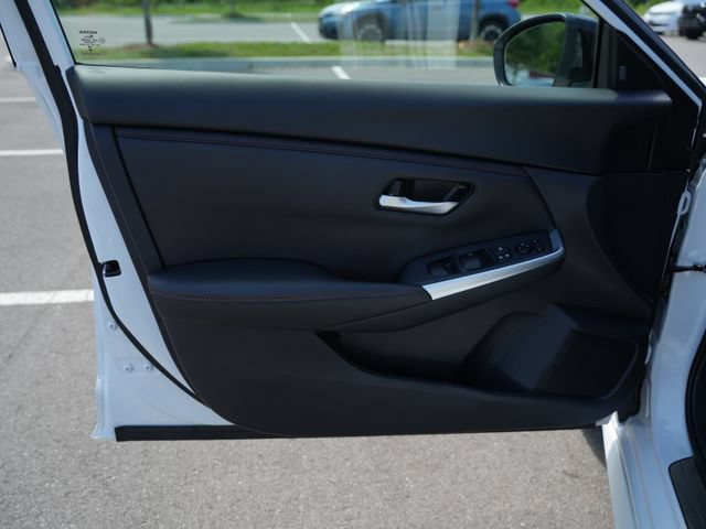 Used 2025 Nissan Sentra SR FWD image 14