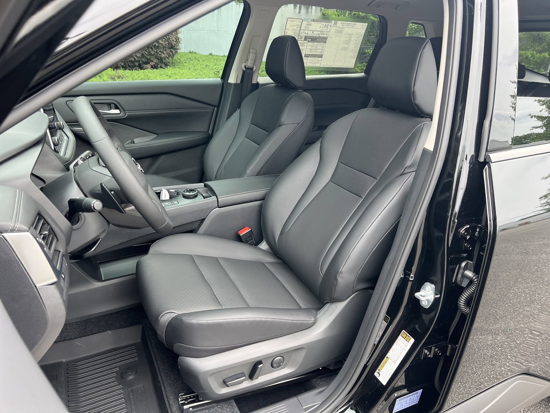 New 2026 Nissan Rogue Dark Armor AWD/4WD image 15