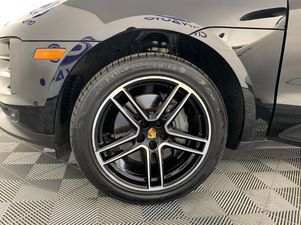 Used 2019 Porsche Macan S AWD/4WD image 12
