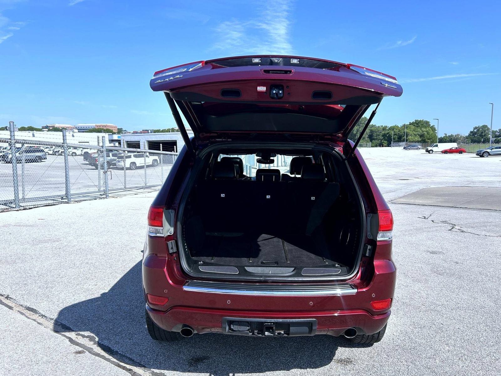 Used 2017 Jeep Grand Cherokee Overland AWD/4WD image 21