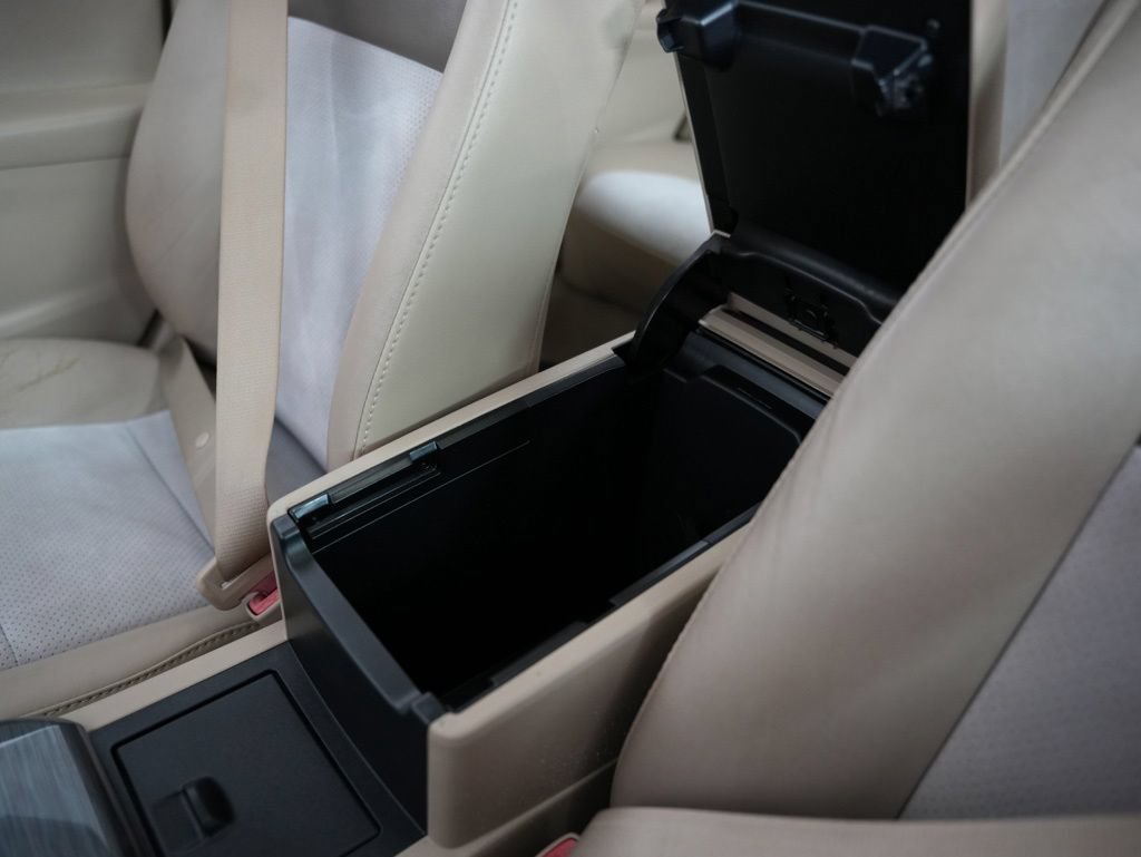 Used 2013 Toyota Camry XLE w/ Leather Pkg FWD image 35