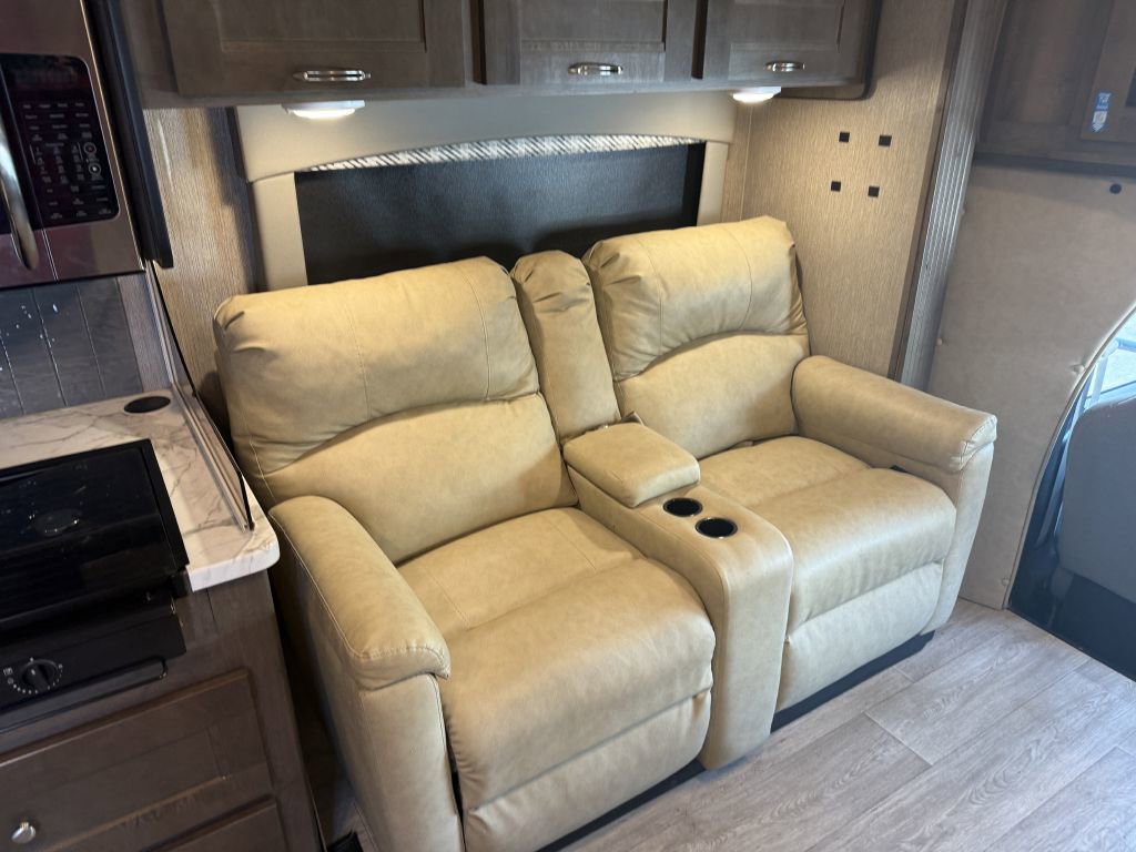 Used 2023 Ford E-450 and Econoline 450 Super Duty w/ Motorhome Prep Package image 54