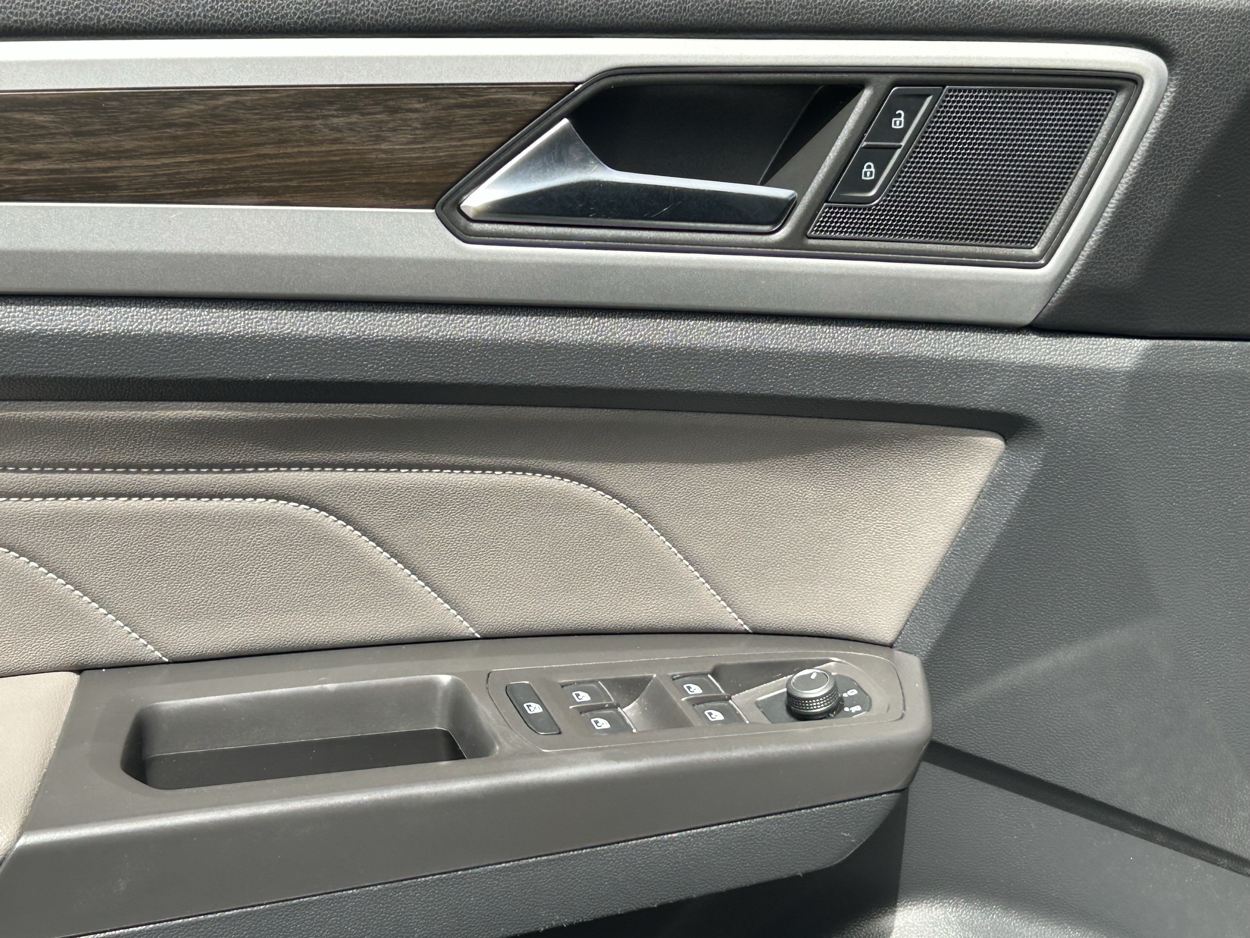Used 2023 Volkswagen Atlas SE w/ Panoramic Sunroof Package FWD image 20