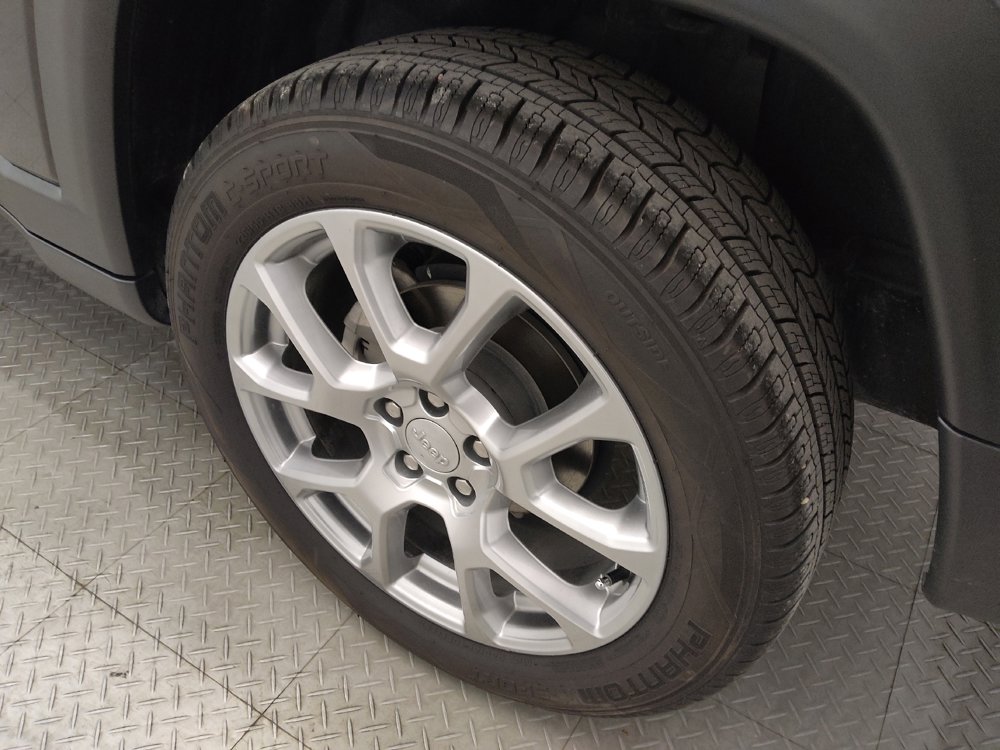 Used 2022 Jeep Compass Latitude AWD/4WD image 31