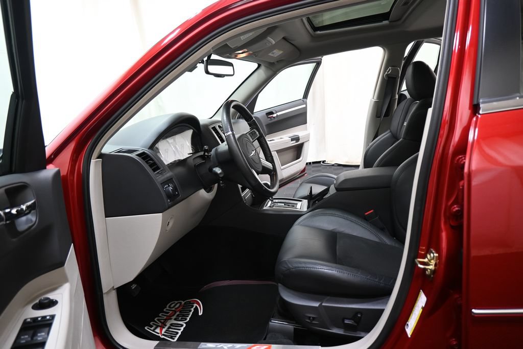 Used 2007 Chrysler 300 SRT8 RWD image 7