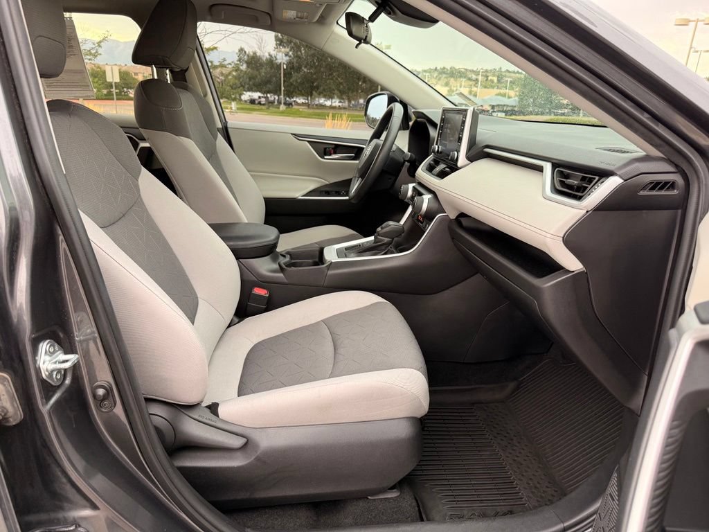Used 2021 Toyota RAV4 XLE w/ Convenience Package AWD/4WD image 31