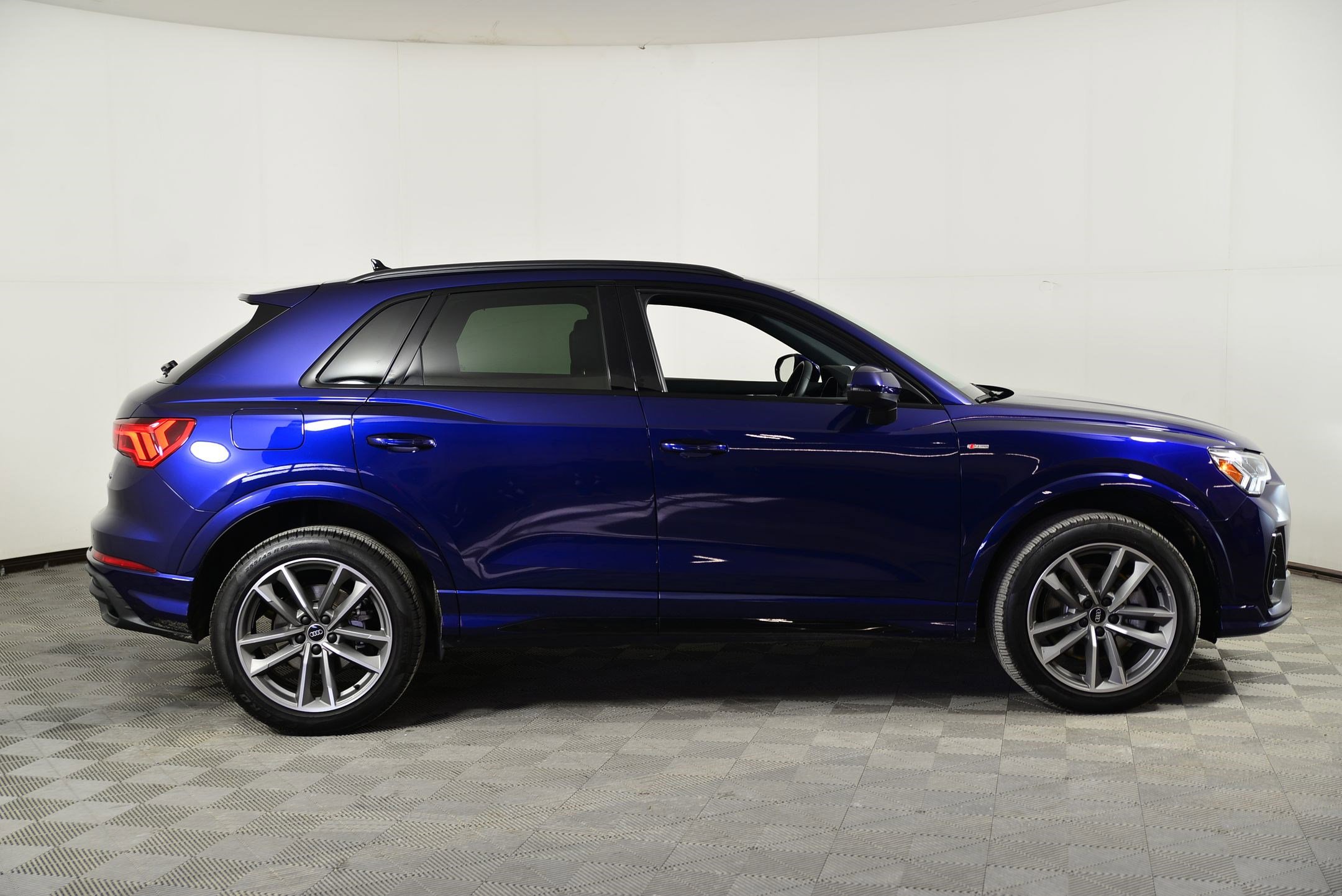 Certified 2025 Audi Q3 2.0T Premium w/ Convenience Package image 7
