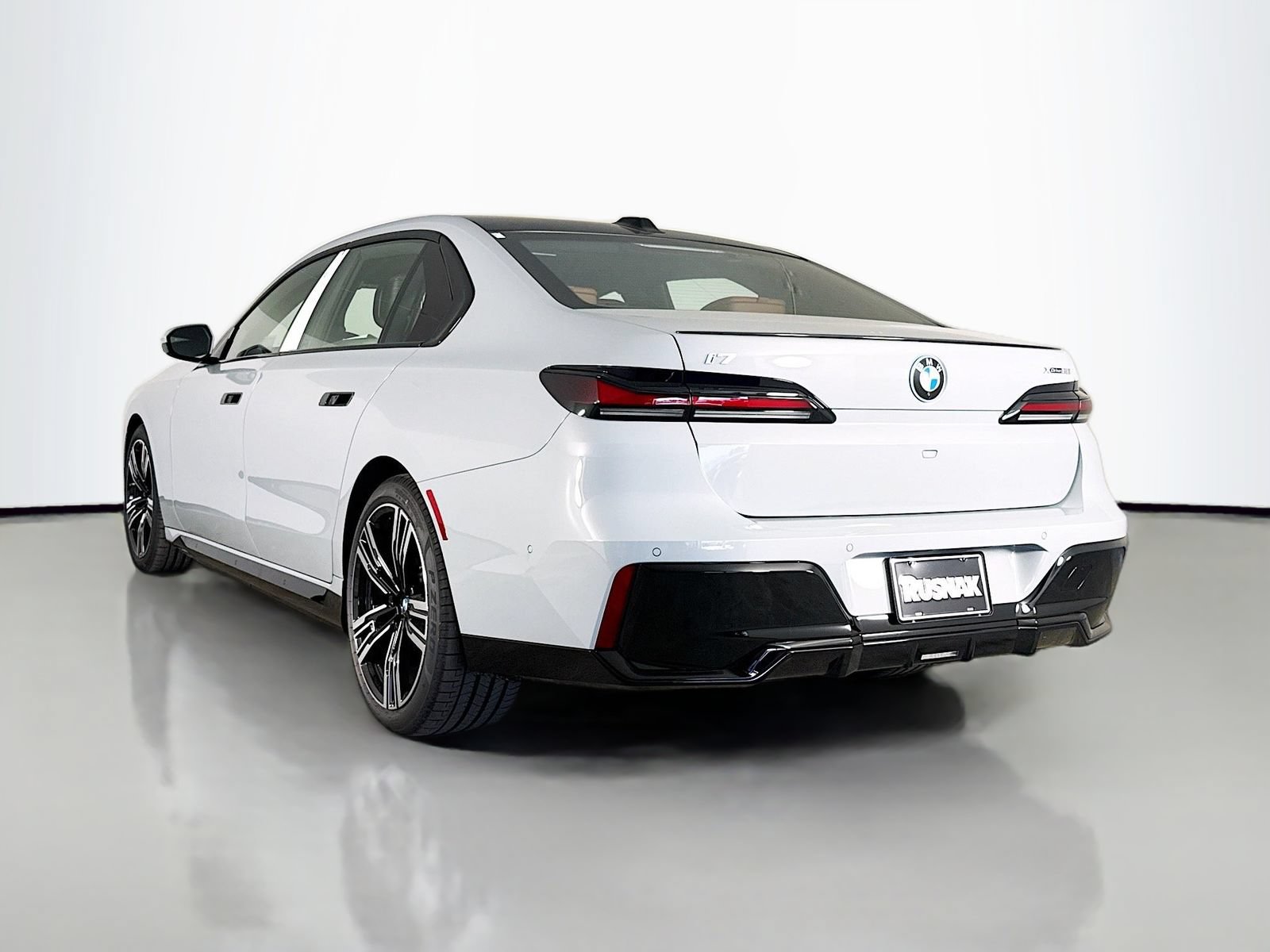 New 2026 BMW i7 xDrive60 w/ Executive Package AWD/4WD image 5
