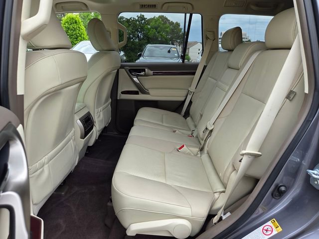 Used 2019 Lexus GX 460 Premium w/ Premium Package AWD/4WD image 13