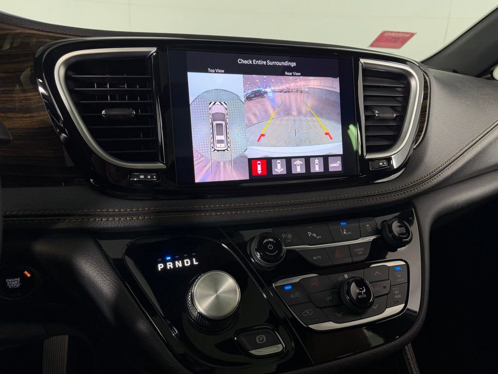 Used 2023 Chrysler Pacifica Pinnacle image 20