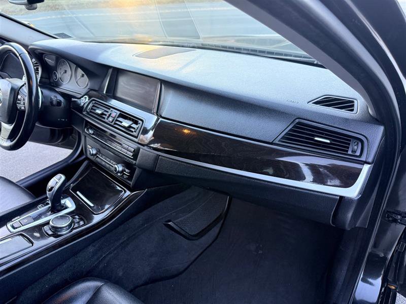 Used 2016 BMW 528i Sedan image 23