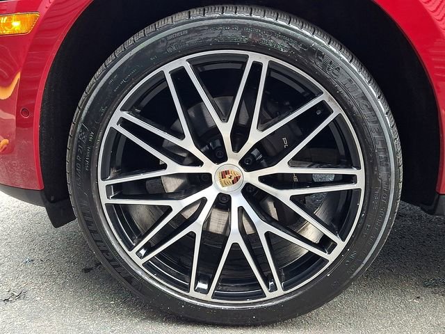 Certified 2023 Porsche Macan Turbo image 15