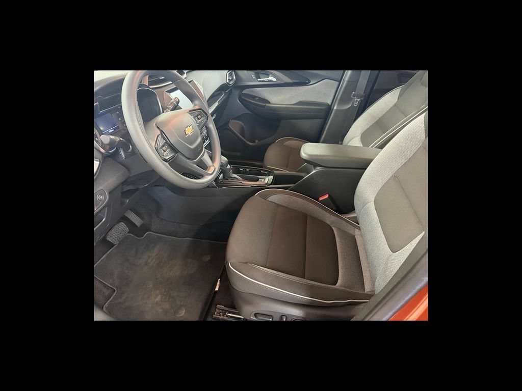 Used 2022 Chevrolet TrailBlazer LT w/ Driver Confidence Package AWD/4WD image 11