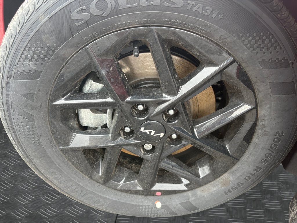 New 2025 Kia K5 LXS FWD image 18