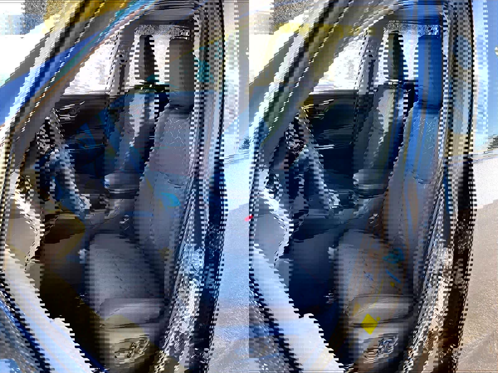 Used 2024 Toyota RAV4 XLE image 10