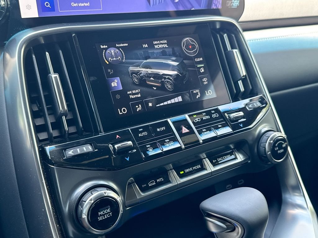 New 2026 Lexus LX 600 4WD w/ Luxury Package image 28