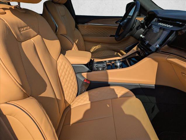New 2026 Jeep Grand Cherokee Summit w/ Obsidian Package AWD/4WD image 28