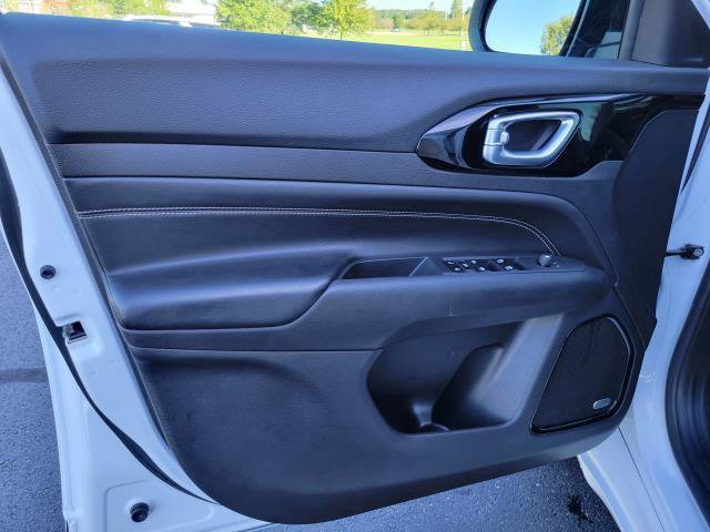 Used 2023 Jeep Compass High Altitude AWD/4WD image 9