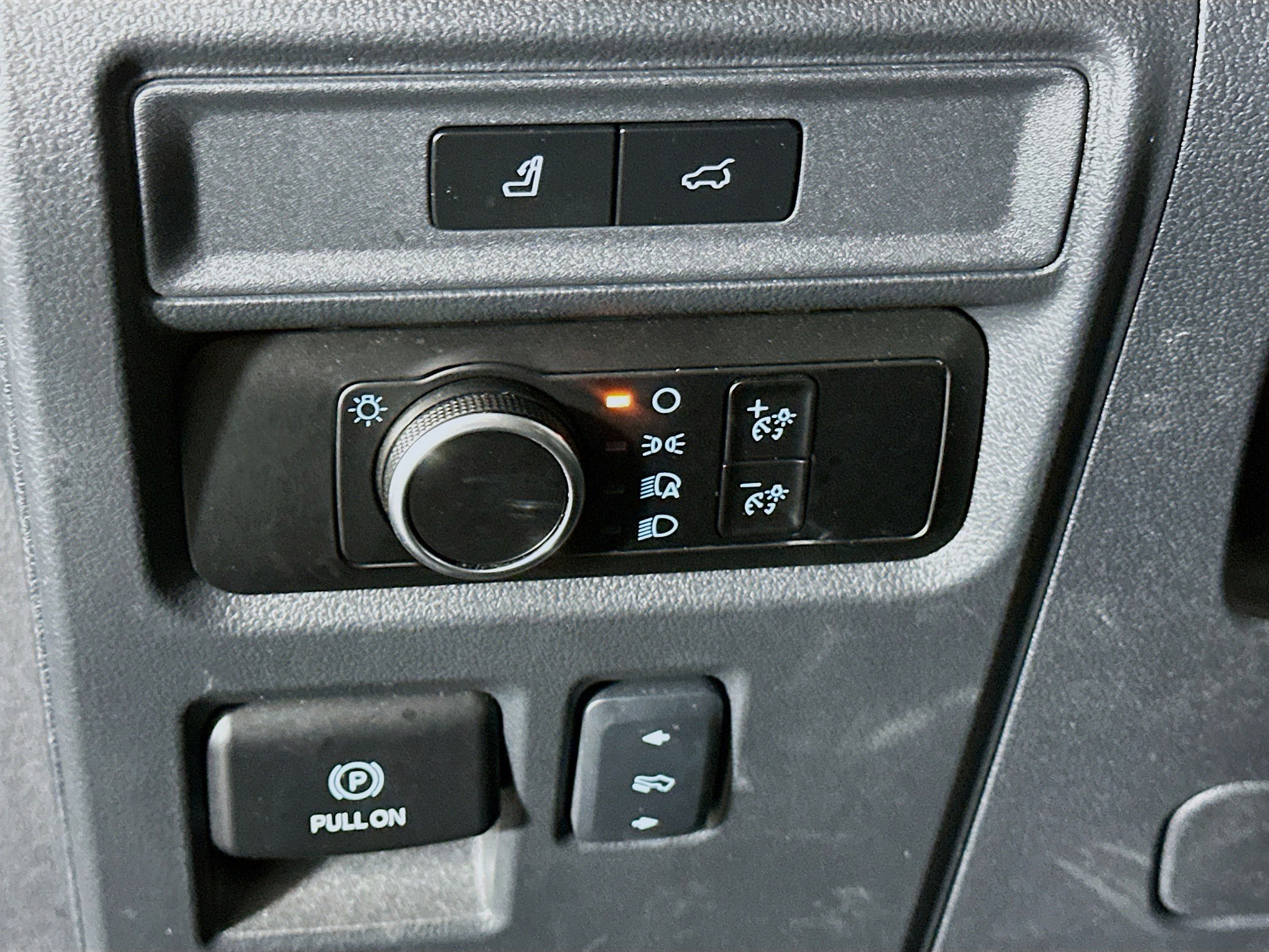 Used 2024 Ford Expedition Max XLT image 17