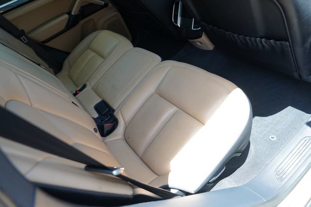 Used 2016 Porsche Cayenne AWD/4WD image 16