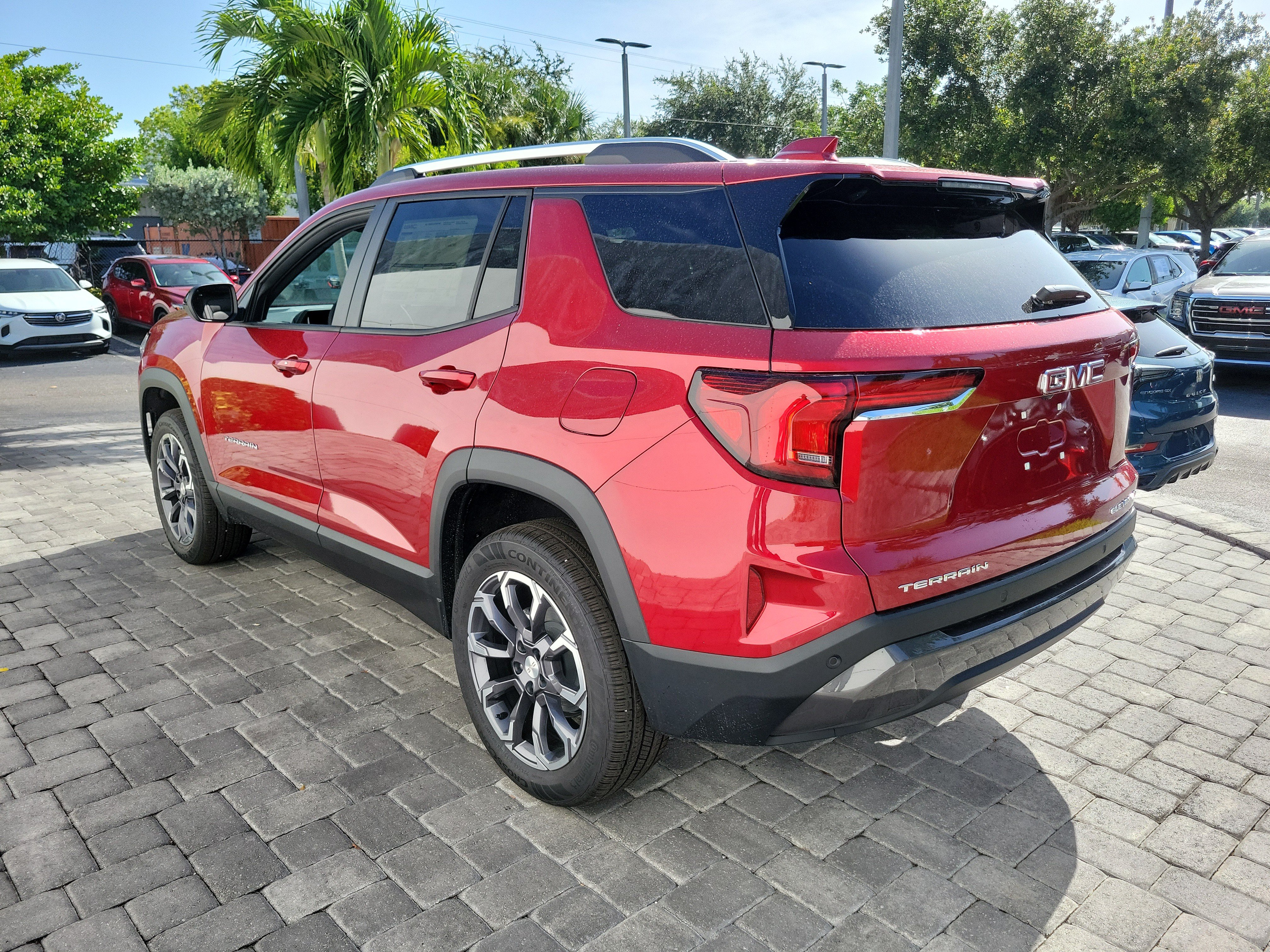 New 2027 GMC Terrain Elevation w/ Elevation Premium Package FWD image 4