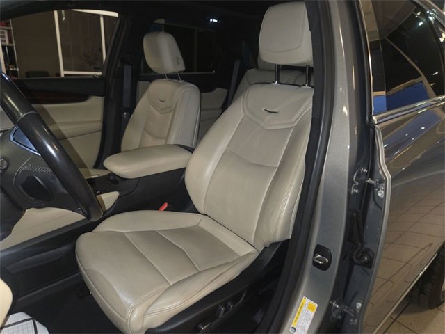 Used 2018 Cadillac XT5 Luxury w/ Driver Awareness Package image 11