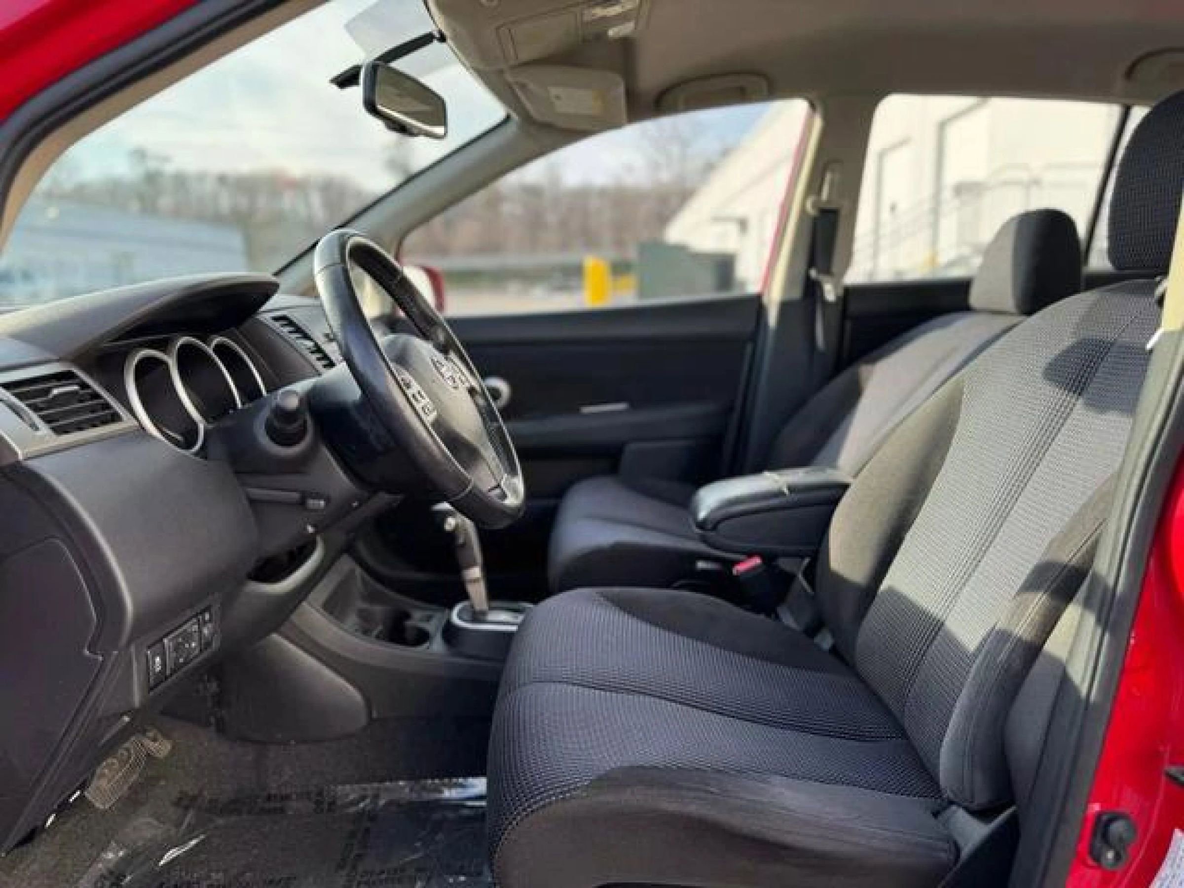 Used 2012 Nissan Versa Hatchback FWD image 25