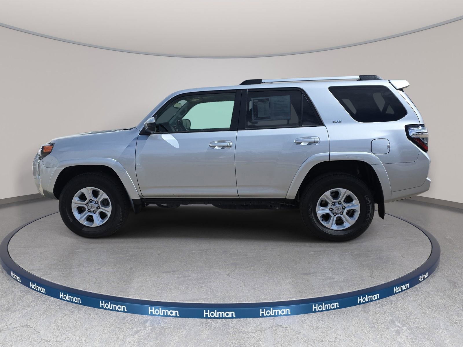 Used 2024 Toyota 4Runner SR5 AWD/4WD image 9