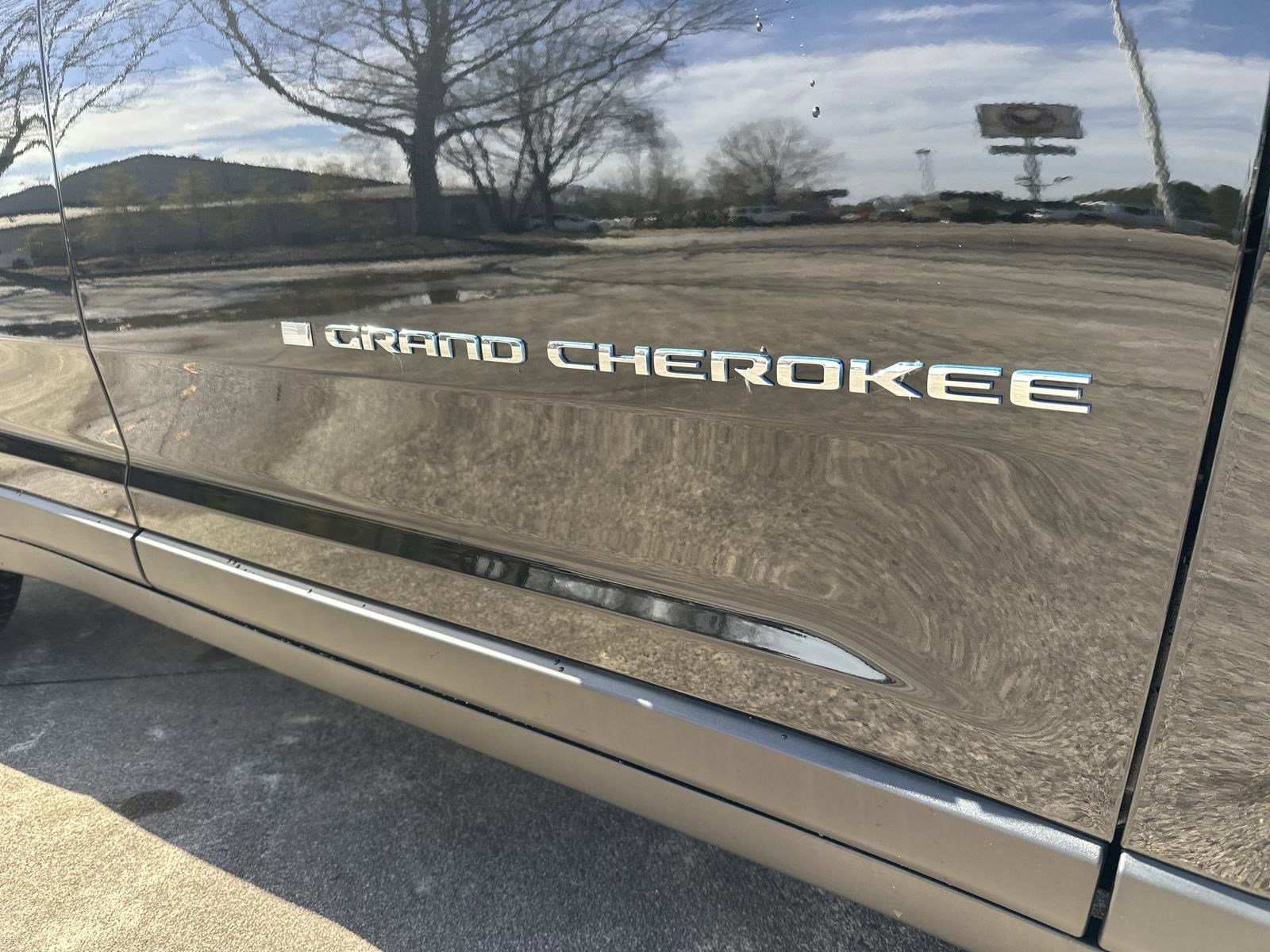 New 2024 Jeep Grand Cherokee Limited 4xe w/ Luxury Tech Group II AWD/4WD image 16