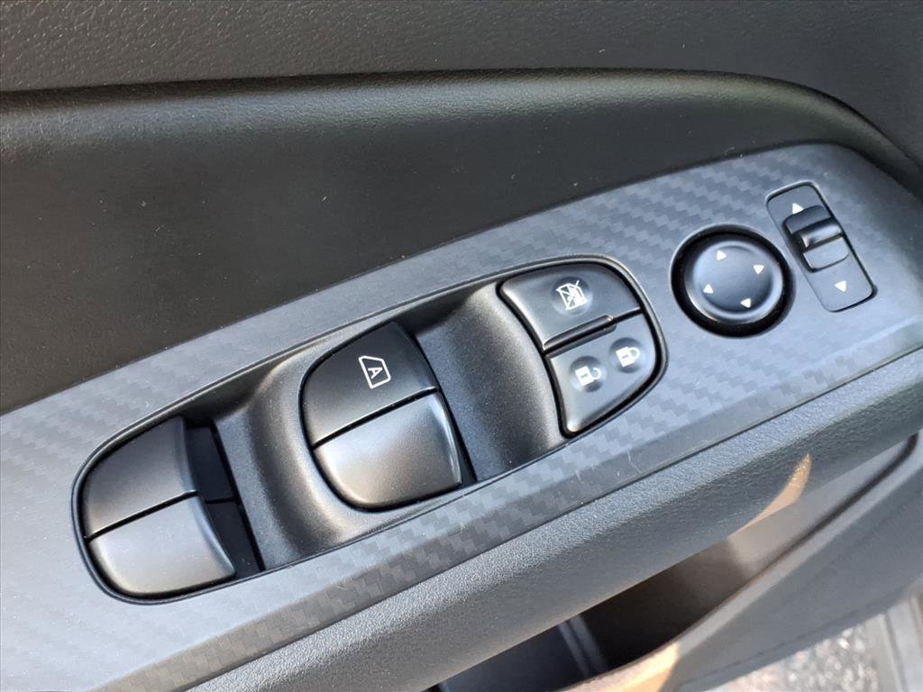 Used 2024 Nissan Altima 2.5 SV image 12