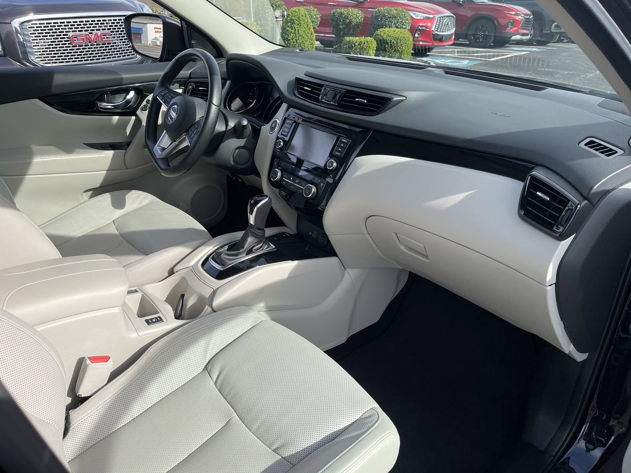 Used 2022 Nissan Rogue Sport SL AWD/4WD image 27
