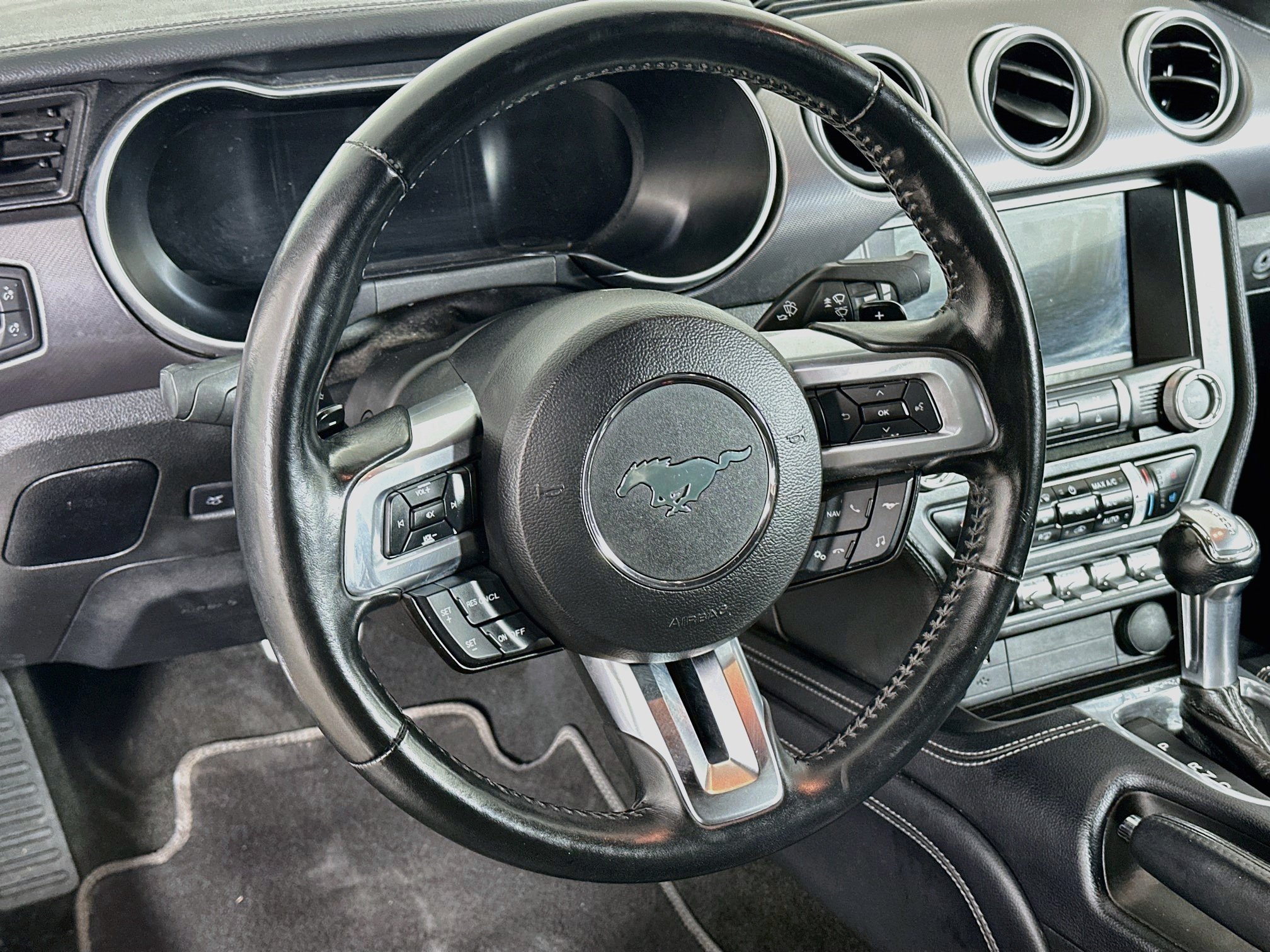 Used 2018 Ford Mustang Premium w/ Equipment Group 201A RWD image 18