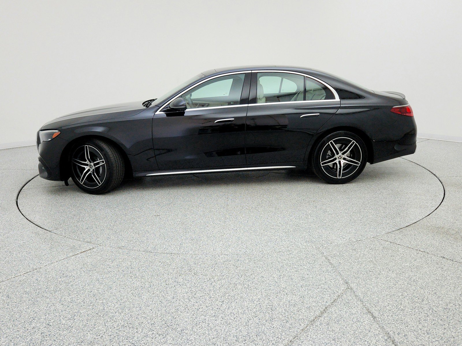 Used 2026 Mercedes-Benz E 350 4MATIC Sedan image 8