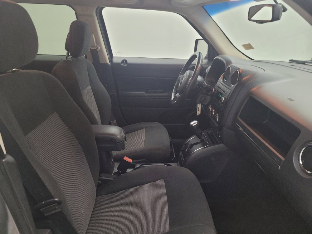 Used 2014 Jeep Patriot Latitude FWD image 21