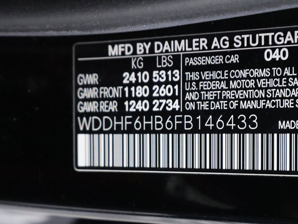 Used 2015 Mercedes-Benz E 400 4MATIC Sedan w/ Lighting Package image 55