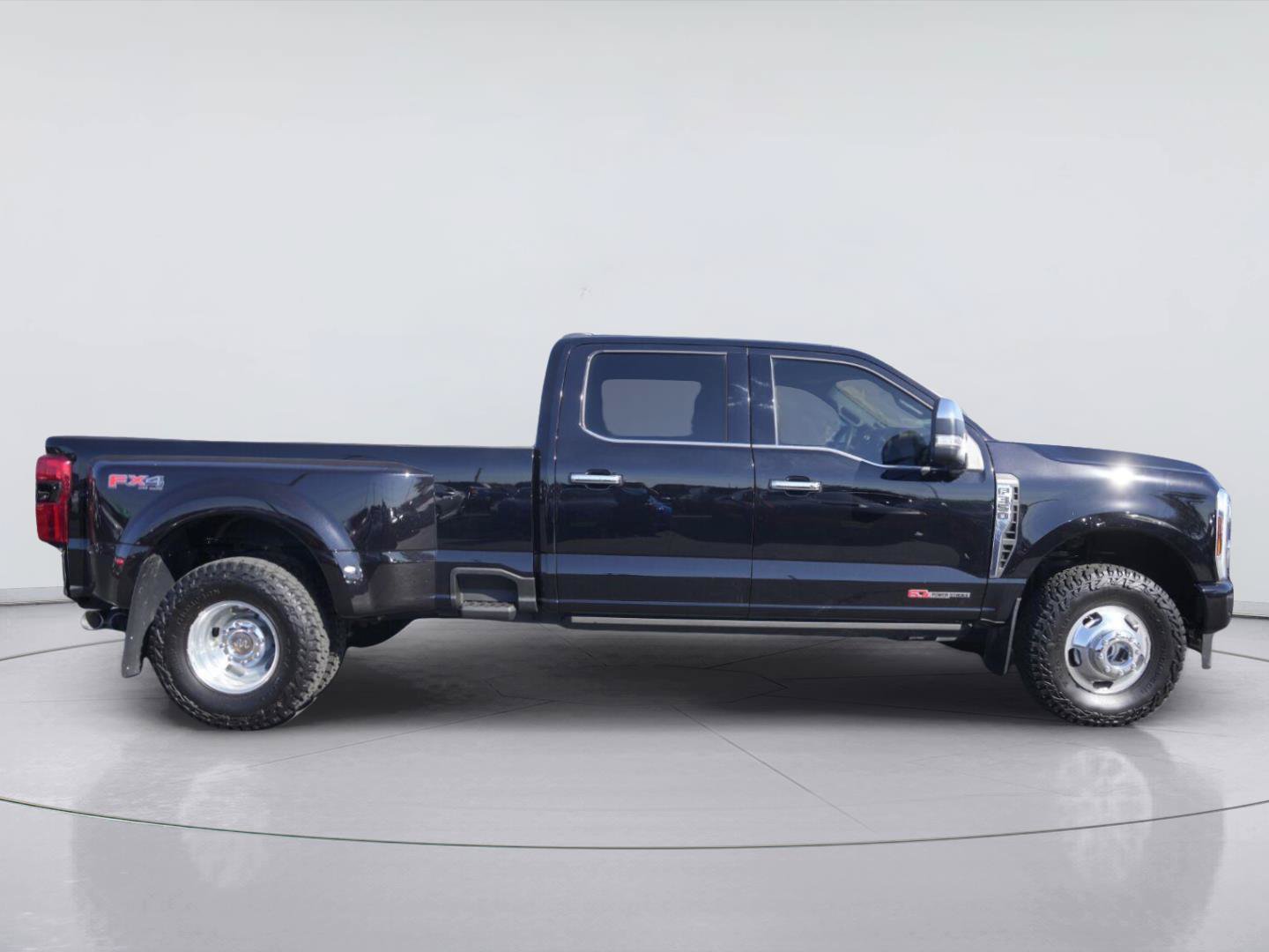 Used 2025 Ford F350 King Ranch w/ Chrome Package AWD/4WD image 5