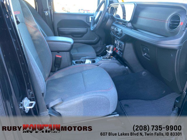 Used 2025 Jeep Wrangler Unlimited Rubicon AWD/4WD image 28
