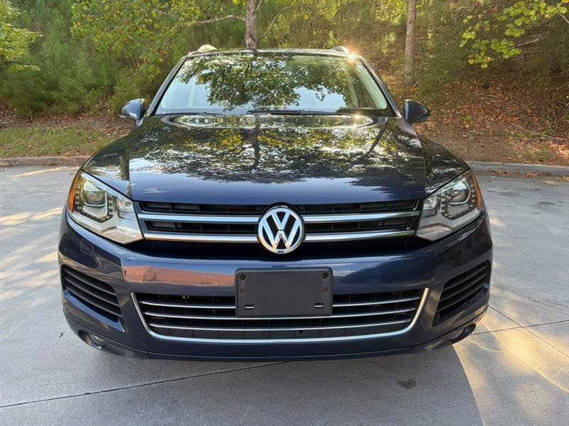 Used 2012 Volkswagen Touareg TDI AWD/4WD image 2