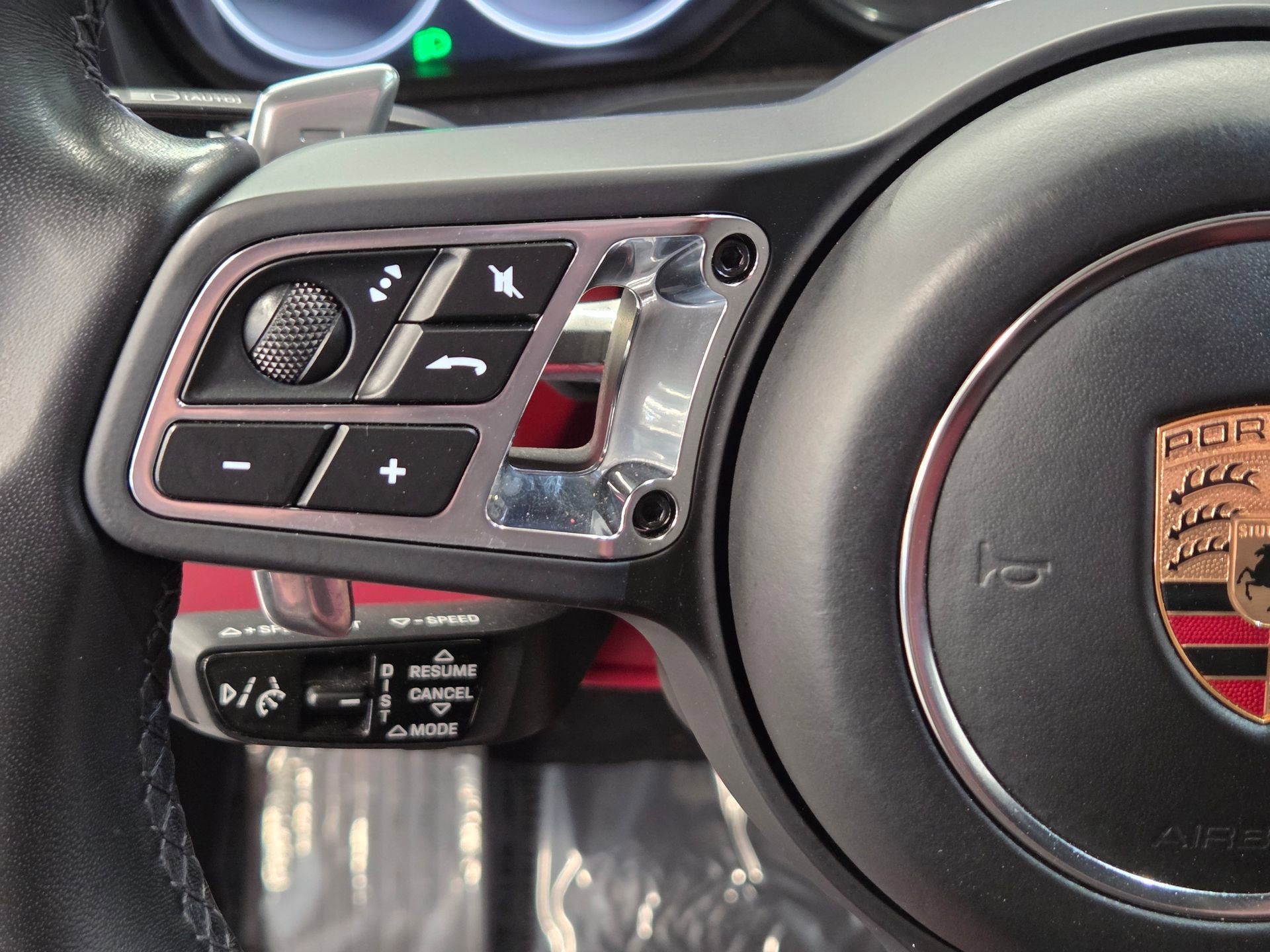 Certified 2023 Porsche Cayenne Turbo AWD/4WD image 17