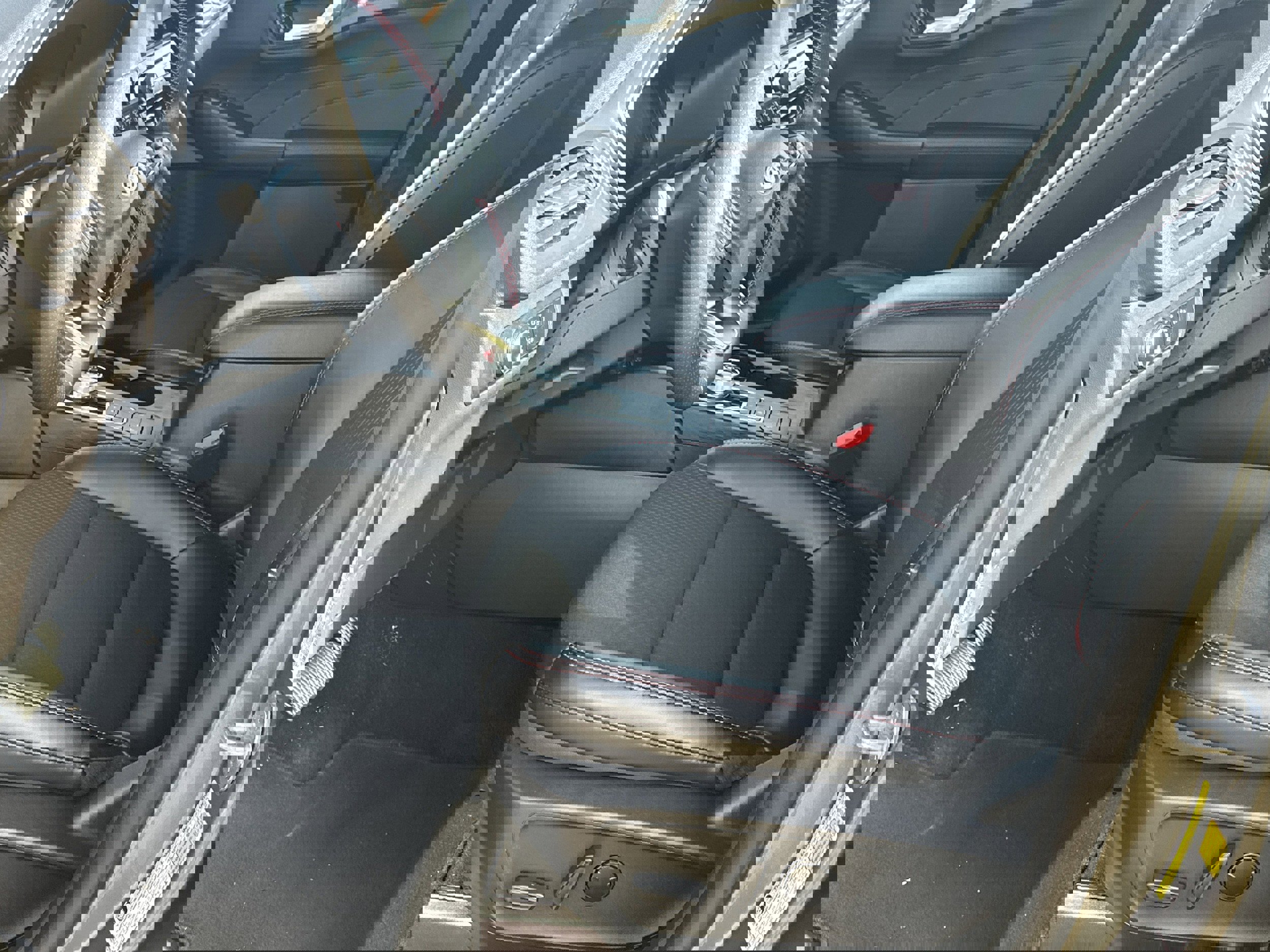 Used 2025 Ford Escape ST-Line image 9