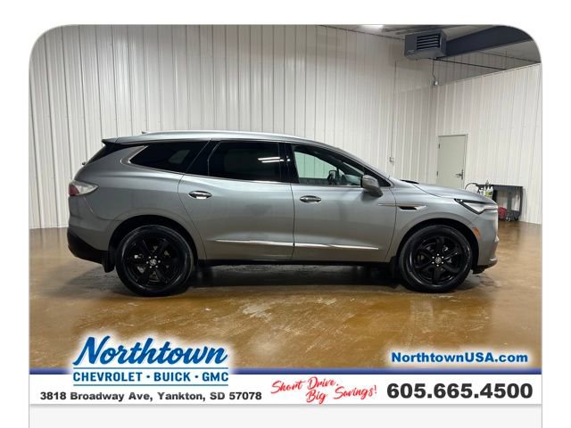 Used 2023 Buick Enclave Essence w/ Sport Touring Edition image 6