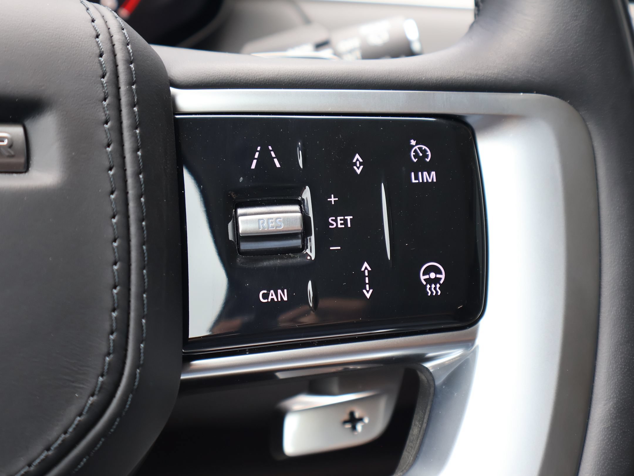 Used 2025 Land Rover Range Rover Autobiography AWD/4WD image 18