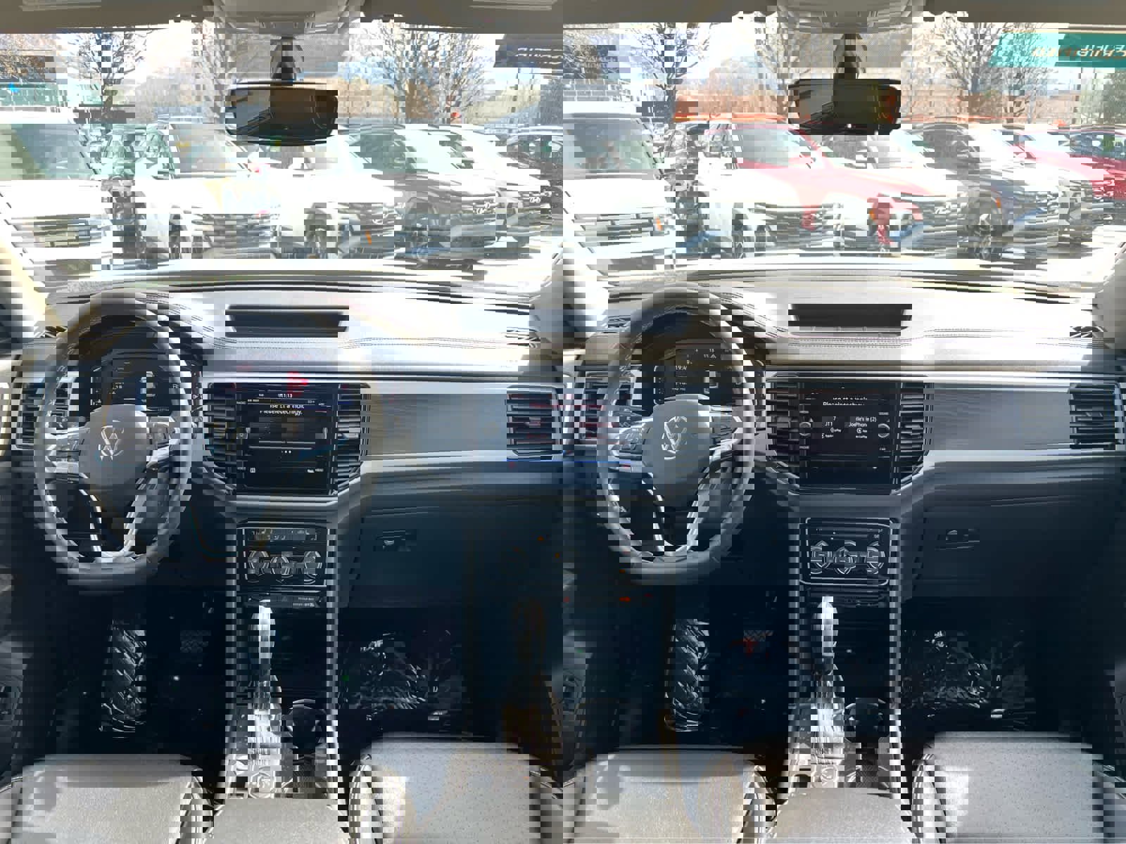 Used 2023 Volkswagen Atlas SE image 25