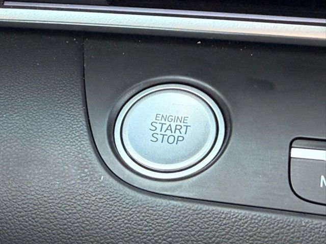 Used 2024 Hyundai Elantra SEL w/ Convenience Package image 32