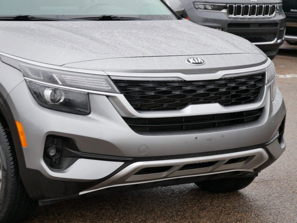 Used 2021 Kia Seltos EX image 3