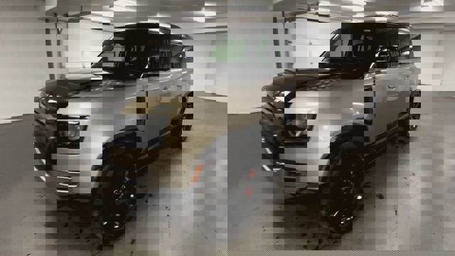 Used 2023 Land Rover Defender 130 X image 4