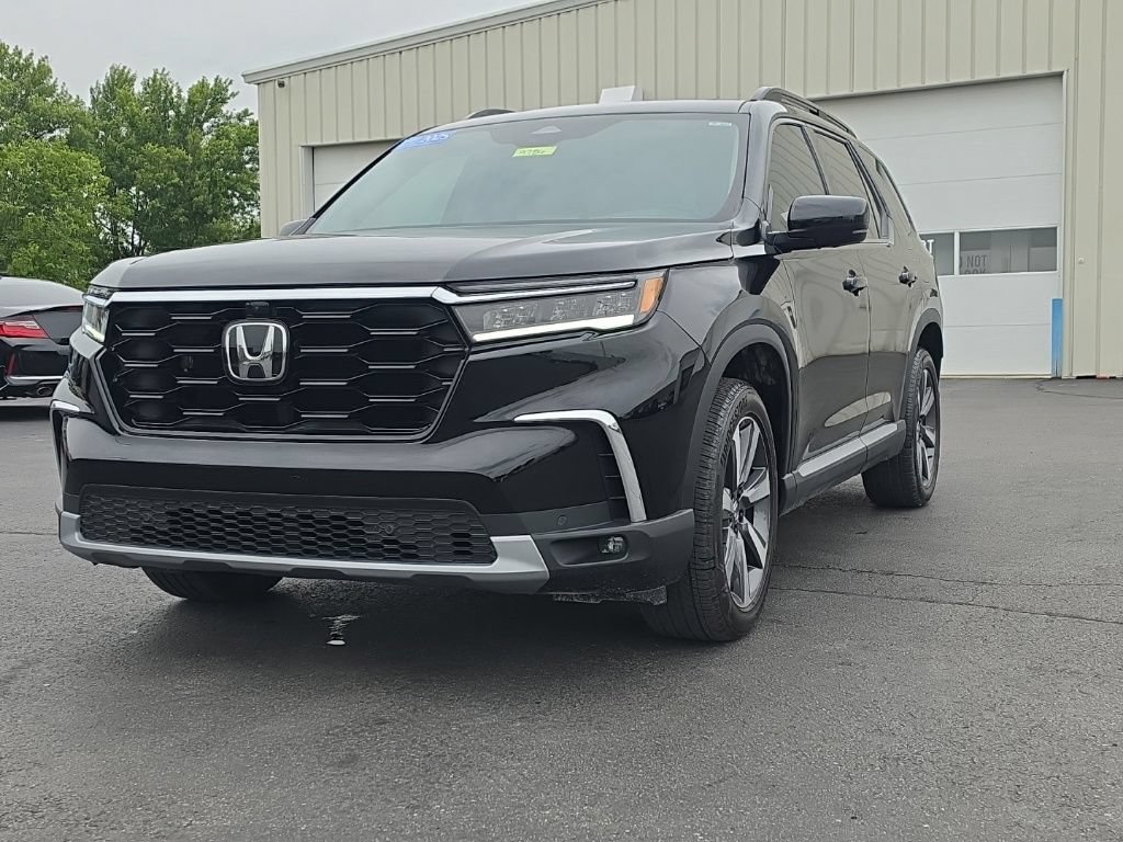 Certified 2025 Honda Pilot Elite image 3