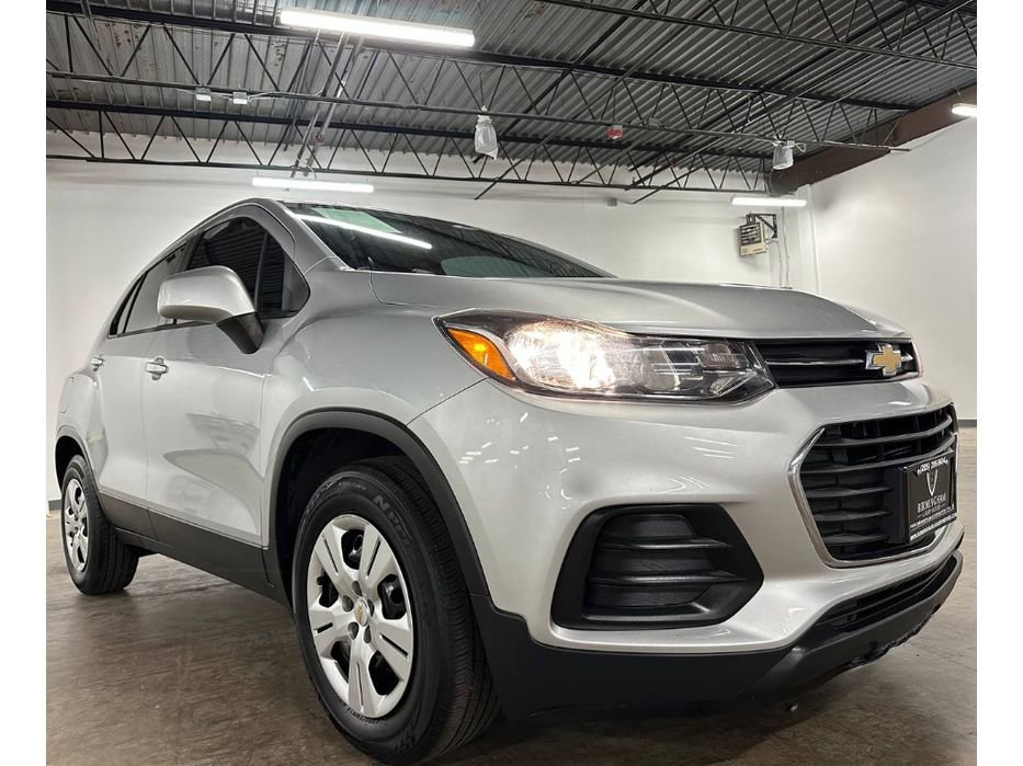 Used 2018 Chevrolet Trax LS FWD image 6