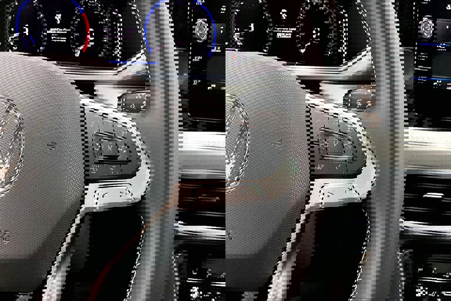 New 2026 Volkswagen Taos SEL image 18