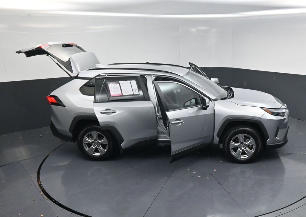 Used 2025 Toyota RAV4 XLE image 24